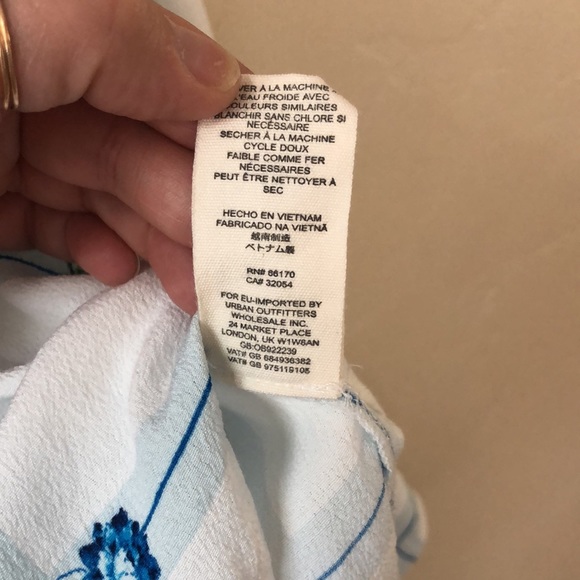 FREE PEOPLE  blouse Window To My Heart Button Down in White and Bleu Size XS - Picture 10 of 12